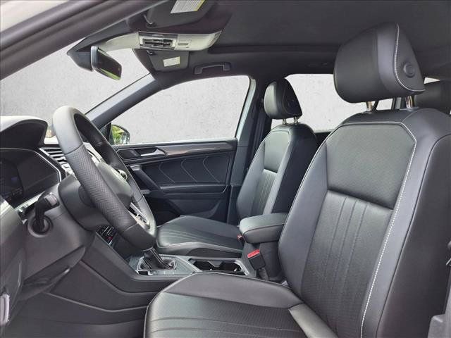 Used 2024 Volkswagen Tiguan SE R-Line FWD image 17