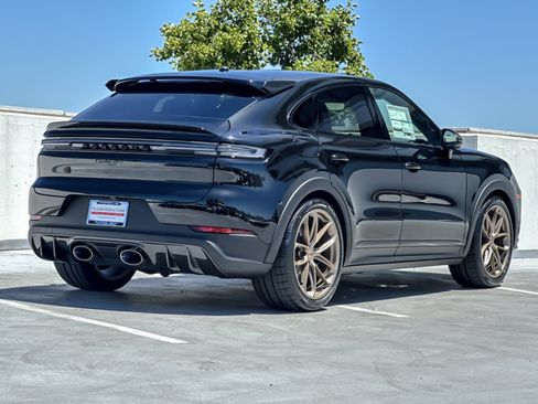 New 2026 Porsche Cayenne Turbo GT AWD/4WD image 8