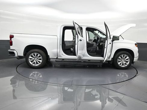 Used 2023 Chevrolet Silverado 1500 Custom RWD image 32