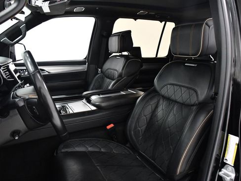 Used 2022 Jeep Grand Wagoneer Series III w/ Rear Seat Video Group 1 image 19