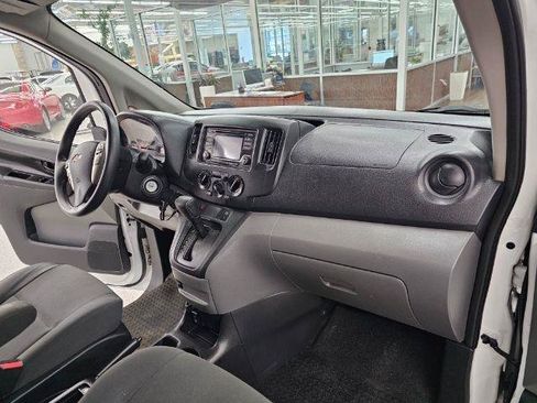 Used 2018 Chevrolet City Express LT FWD image 9