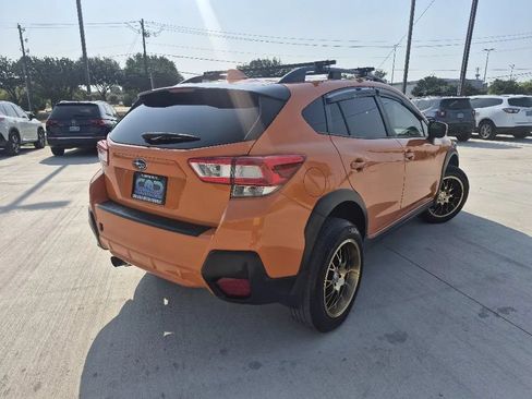 Used 2018 Subaru Crosstrek 2.0i Premium AWD/4WD image 6