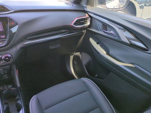 Used 2021 Chevrolet TrailBlazer RS w/ Sun and Liftgate Package image 19