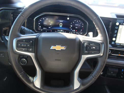 Used 2022 Chevrolet Silverado 1500 LTZ w/ LTZ Premium Package image 8