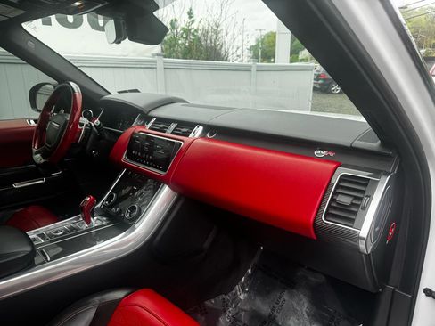 Used 2019 Land Rover Range Rover Sport SVR image 39