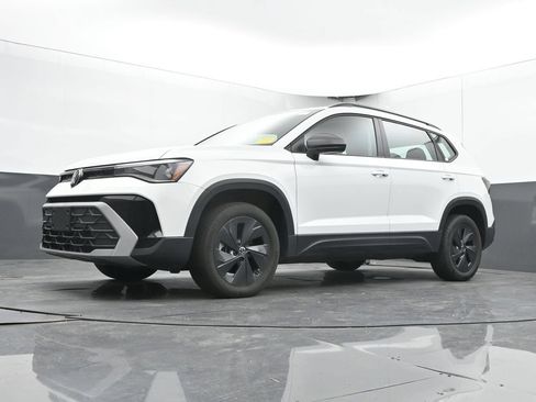 Used 2026 Volkswagen Taos S FWD image 44
