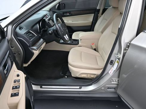 Used 2017 Subaru Outback 3.6R Limited AWD/4WD image 17