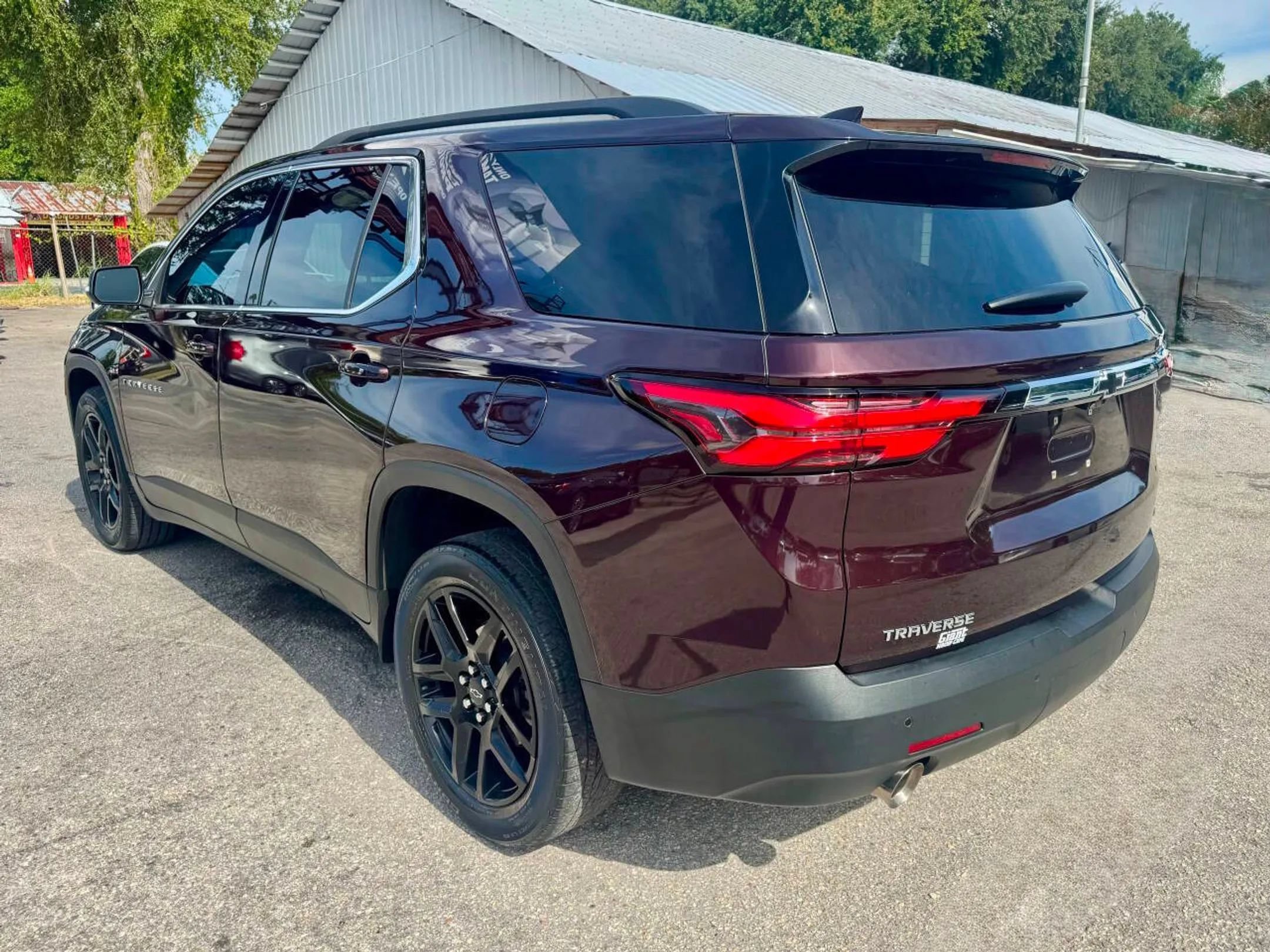 Used 2022 Chevrolet Traverse LT FWD image 12