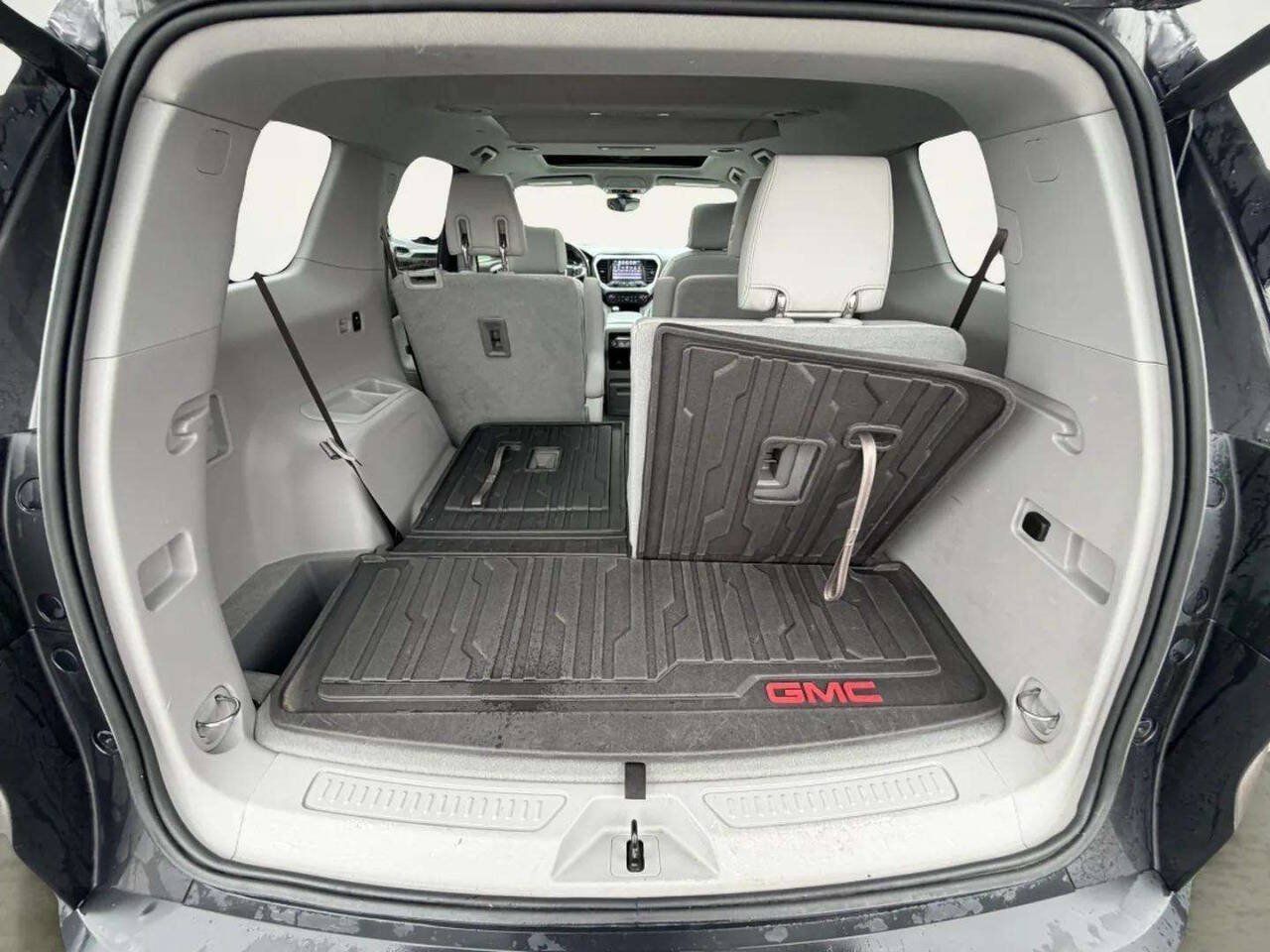 Used 2017 GMC Acadia SLT w/ LPO, Floor Liner Package AWD/4WD image 5
