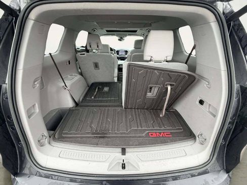 Used 2017 GMC Acadia SLT w/ LPO, Floor Liner Package AWD/4WD image 5