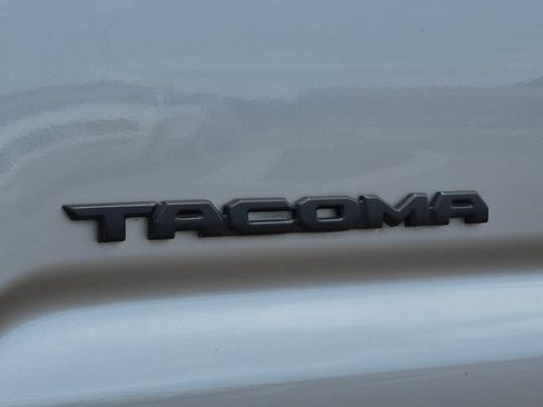 Used 2021 Toyota Tacoma SR5 RWD image 22