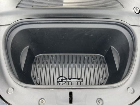 Used 2021 Tesla Model Y Long Range image 27