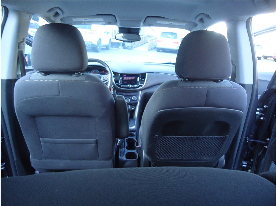 Used 2020 Chevrolet Trax LS FWD image 18
