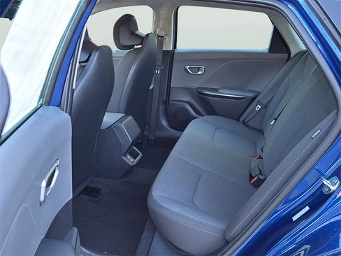 New 2025 Kia K4 LXS image 16