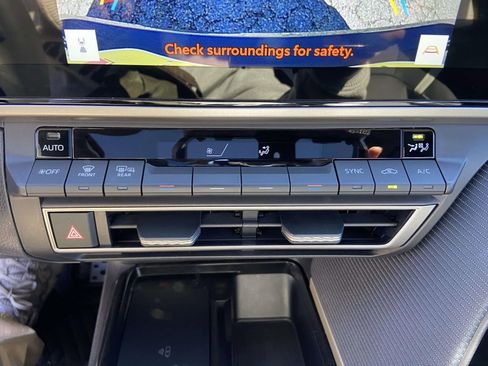 Used 2025 Toyota Camry SE w/ Multimedia Upgrade Package image 24