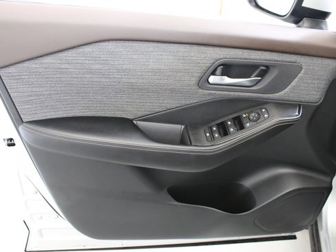 Used 2021 Nissan Rogue SV AWD/4WD image 21