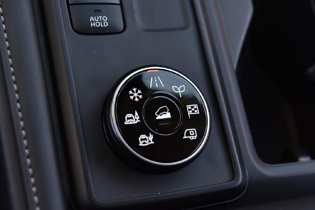 Used 2026 Nissan Pathfinder S AWD/4WD image 17