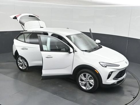 Used 2024 Buick Encore GX Preferred FWD image 58