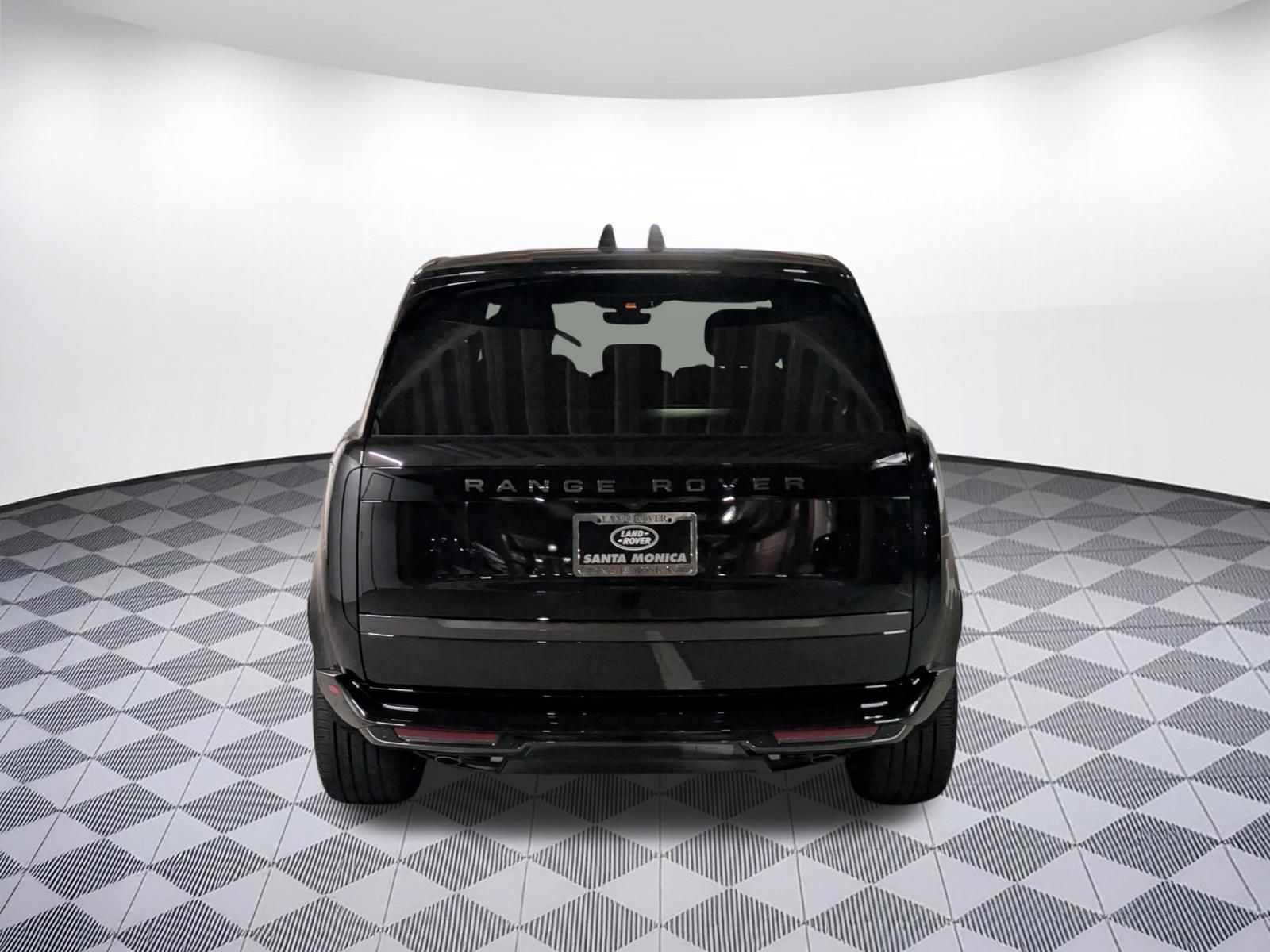 New 2026 Land Rover Range Rover Long Wheelbase SE AWD/4WD image 4