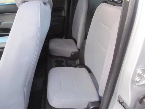 Used 2020 Chevrolet Colorado W/T w/ WT Convenience Package image 12