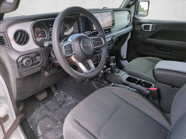 Used 2026 Jeep Wrangler Unlimited Sahara AWD/4WD image 10