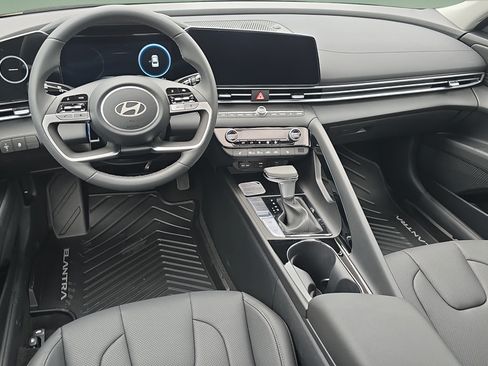 New 2026 Hyundai Elantra Limited FWD image 18