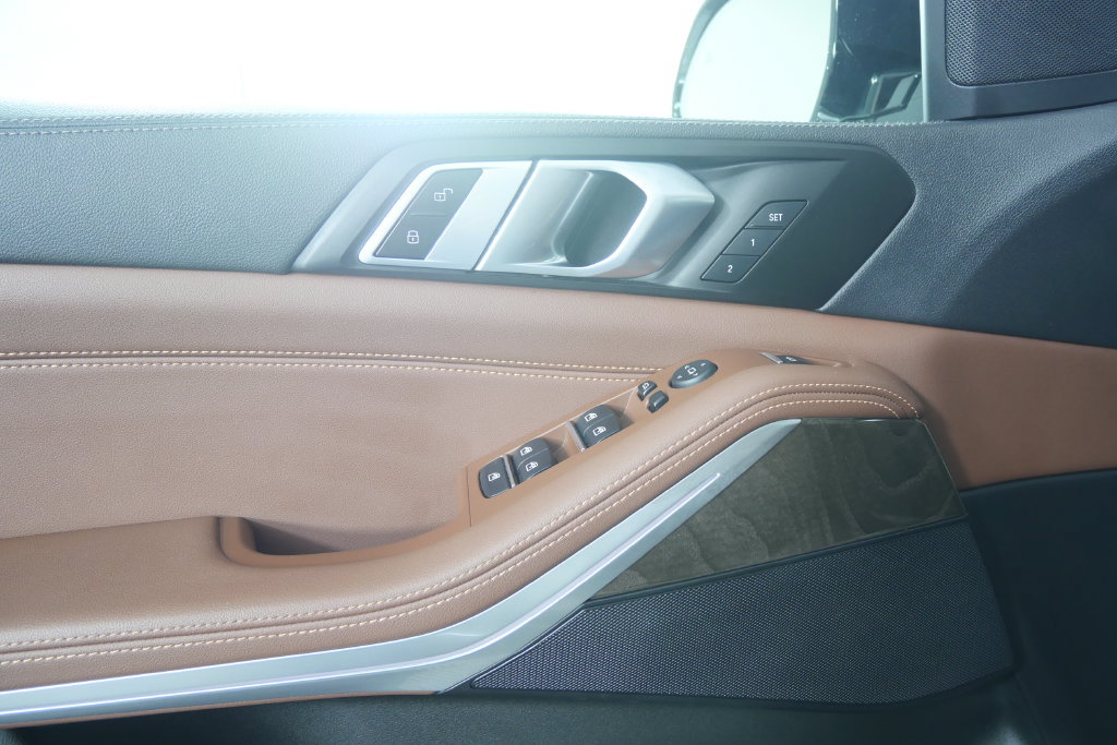 Used 2023 BMW X5 sDrive40i w/ Parking Assistance Package RWD image 9
