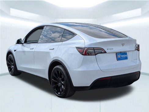 Used 2023 Tesla Model Y Long Range image 4