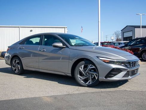 New 2026 Hyundai Elantra Limited image 2