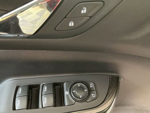 Used 2019 GMC Acadia SLT w/ Black Edition image 7