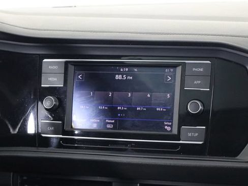 Used 2019 Volkswagen Jetta SE FWD image 25