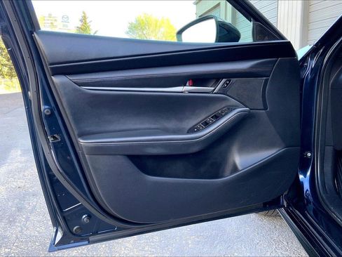 Used 2024 MAZDA MAZDA3 s FWD image 23