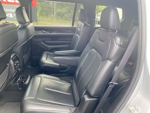 Used 2024 Jeep Grand Cherokee L Limited image 18