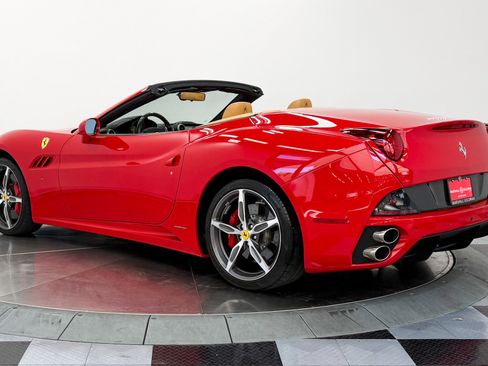 Used 2014 Ferrari California RWD image 7