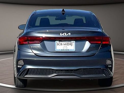 Used 2022 Kia Forte LXS FWD image 4