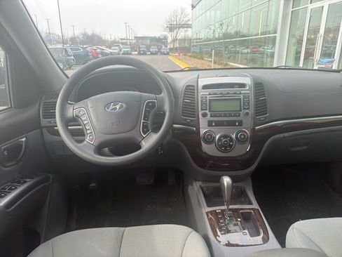 Used 2012 Hyundai Santa Fe GLS image 15