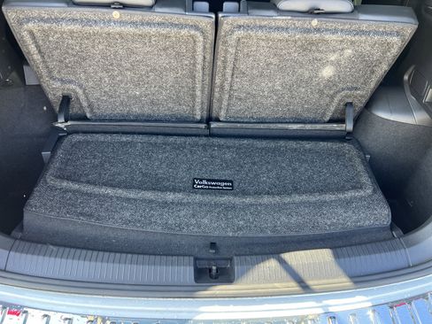 Certified 2023 Volkswagen Tiguan SE R-Line image 32