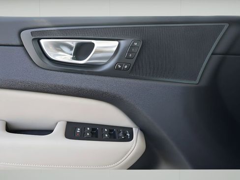 New 2026 Volvo XC60 B5 Plus w/ Climate Package PRO image 10