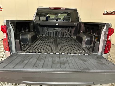 Used 2024 Chevrolet Silverado 1500 LT AWD/4WD image 5