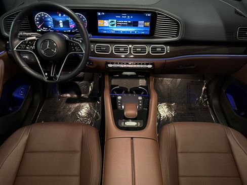 Used 2026 Mercedes-Benz GLS 450 4MATIC image 12