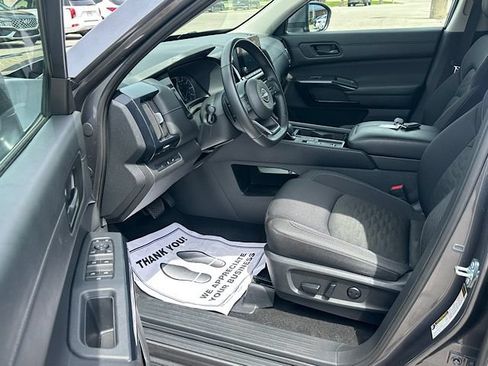 Used 2025 Nissan Pathfinder SV FWD image 13