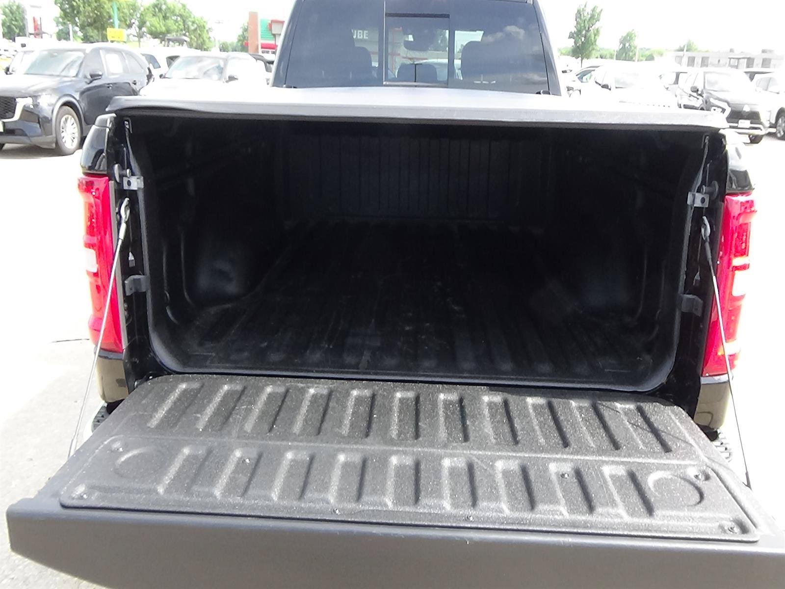 Used 2025 RAM 1500 Big Horn AWD/4WD image 11