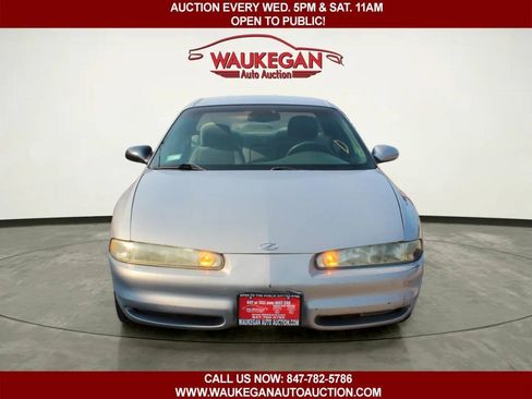 Used 1999 Oldsmobile Intrigue GL FWD image 2