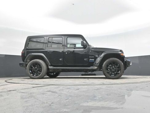 Used 2023 Jeep Wrangler Sahara w/ Cold Weather Group image 30