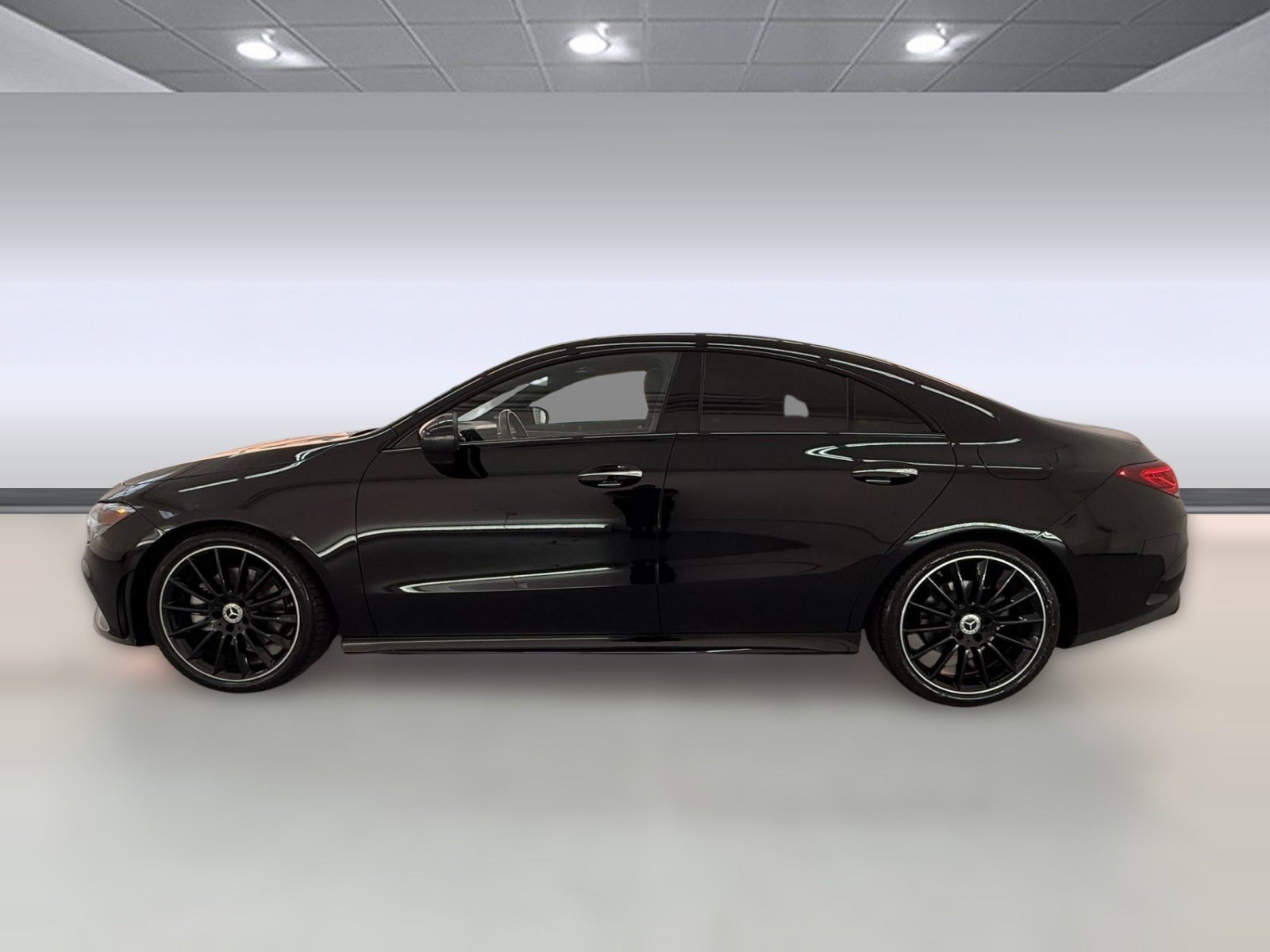 Used 2023 Mercedes-Benz CLA 250 image 2