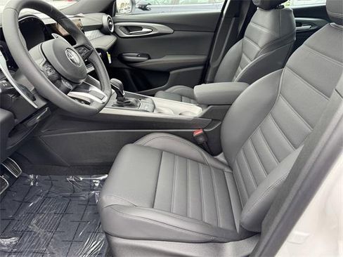 New 2025 Alfa Romeo Tonale w/ Premium Package image 14