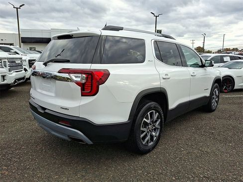 Certified 2023 GMC Acadia SLT image 6