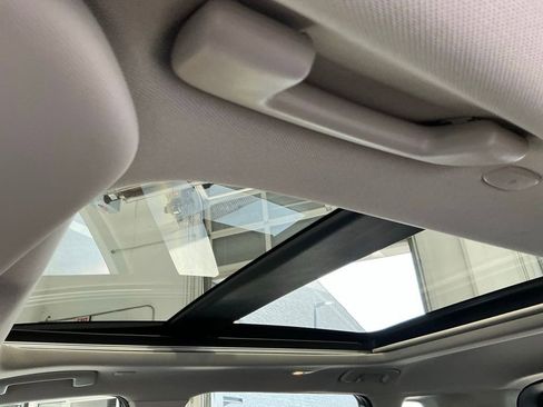 Used 2022 Nissan Rogue SL image 4