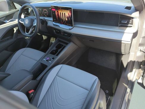 Used 2026 Volkswagen Tiguan SE R-Line FWD image 19