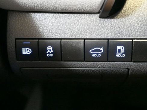 Used 2023 Toyota Camry SE FWD image 40